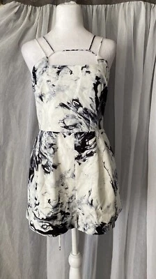 Usado en Excelente Condición Recuerdo Mujeres Juniors Mameluco Mono Mini Pantalones Cortos, Talla Pequeña Foto 1 de 4