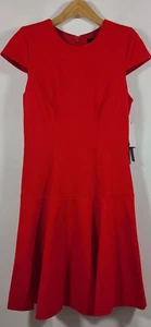 Abito nuovo con etichette Cynthia Steffe - orlo arricciato misto rayon-nylon. Taglia 2. $248 - Foto 1 di 6