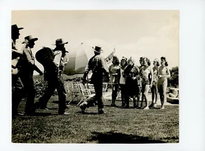 Foto publicitaria original de 1944 de San Fernando Valley - Imagen 1 de 3