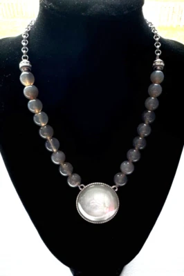 Lia Sophia“Cinder”正品灰色玛瑙和珍珠母 18-23 英寸项链华丽 — 第 1/3 张图片