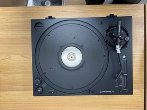 Audio-Technica DJ Turntable - Picture 1 of 8