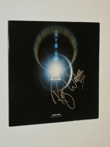 PINK FLOYD - ROGER WATERS SIGNED TOUR BOOK - 2007 "DARK SIDE OF THE MOON" - Picture 1 of 1