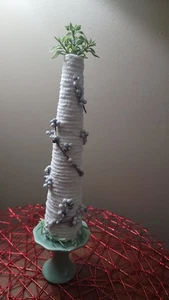 Handmade Christmas Tree Tabletop Christmas Decor White Yarn Floral Embellishment - Picture 1 of 3