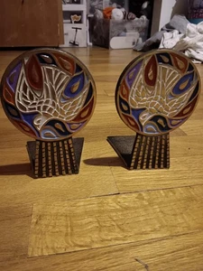 Vintage Messing Regal Sitter Dekor bemalt Friedenstaube Buchstütze Teelichthalter - Bild 1 von 3