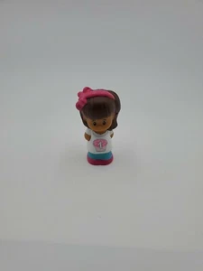Fisher Price Little People HAPPY BIRTHDAY GIRL HISPANIC MIA #1 CUPCAKE SHIRT - Picture 1 of 12