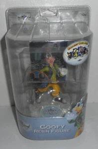 Disney GOOFY Kingdom Hearts Resin Paperweight Monogram Figure Brand New NIB - Picture 1 of 11