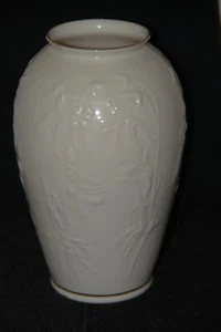 LENOX MASTERPIECE SMALL VASE Made in USA - Picture 1 of 4