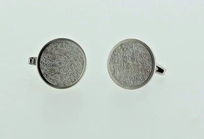 Gemelos circulares texturizados tono plata Foster USA para hombre nuevos sin etiquetas  Foto 1 de 4