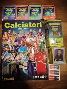 Set completo di 697 figurine calciatori 2023 2024 - Foto 1 di 7