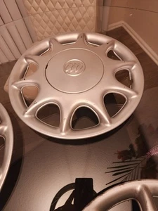 Buick LeSabre, Century : 2004, 2005, Silver, 15 inch, bolt on, Factory Hubcap - Picture 1 of 5
