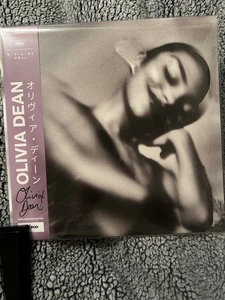 Olivia Dean The Art Of Loving SIGNED 500 Only OBI Lilac Vinyl LP New Mint - Picture 1 of 1