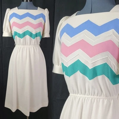 Vtg Leslie Fay Petites Cream S/S Dress w Blue/Pink/Green Zig Zags Size 8P - Image 1 of 4