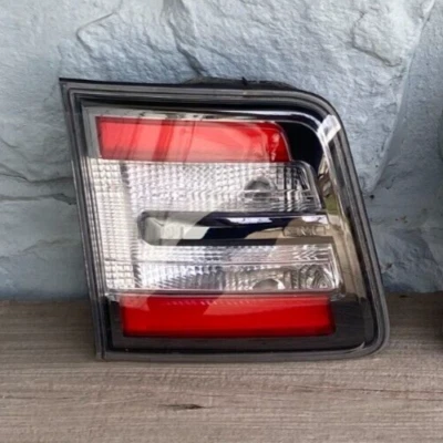 2013-2017 GMC Acadia LH 左驱动器侧尾灯内舱口安装已测试 LED — 第 1/2 张图片