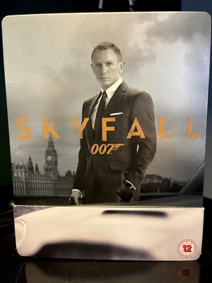 SKYFALL - LIMITED EDITION STEELBOOK - BLU RAY - LIKE NEW - 007 / JAMES BOND - Image 1 of 3