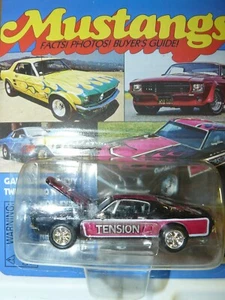 Mustang de tensión Johnny Lightning 1/64 - Imagen 1 de 1