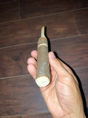 Antigo feito à mão? Faca de cabo de madeira esculpida lâmina gravada arte popular como está - Imagem 1 de 4