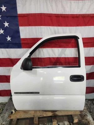 1999-2007 Chevrolet Silverado 2500HD Front Driver Left Door Manual Oem - Image 1 of 4