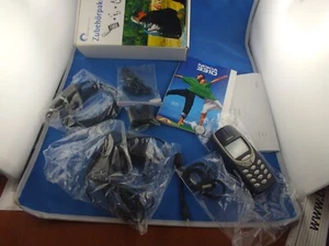 Oryginalny niebieski telefon komórkowy Nokia 3310 BMC3 kultowy telefon zestaw akcesoriów bez simlocka - Zdjęcie 1 z 14