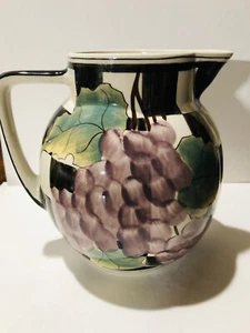 "Jarra de cerámica Laura Ashley B/N a cuadros con uvas y hojas campos de uva 7,25""h" - Imagen 1 de 10
