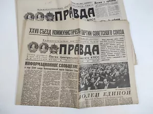 2 sowjetische Zeitungen "Prawda" 1986, 1988 - Bild 1 von 12