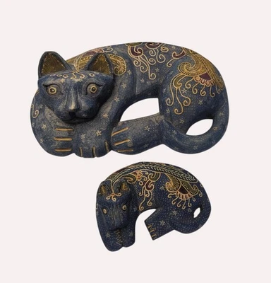 Pier 1 Azul Madera Pintado a Mano Gatos Descatalogados Colgantes de Pared Gatito De Colección  Foto 1 de 4