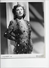 1945 photo of Judith Anderson