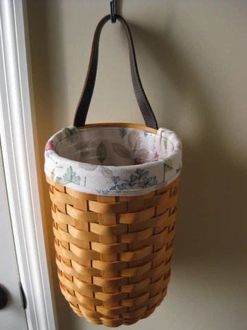 LONGABERGER 2002 LARGE HANGING GATEHOUSE BASKET - PERFECT CONDITION Cover