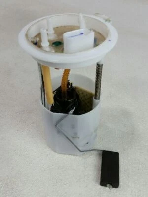 Bomba de combustible usada se adapta a: conjunto de bomba Volkswagen Jetta 2015 exc. City Sdn en tanque 2 Foto 1 de 4