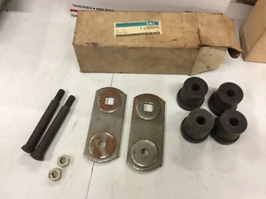 Nuevo de Lote Antiguo Chevy II Nova Camaro Juego de Grilletes de Resorte Hoja Trasera Z28 SS 3849247 67 68 69 - Imagen 1 de 6