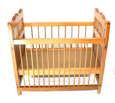 Cuna de madera hecha a mano para muñeca de pino para muñeca bebé de 15" Foto 1 de 4