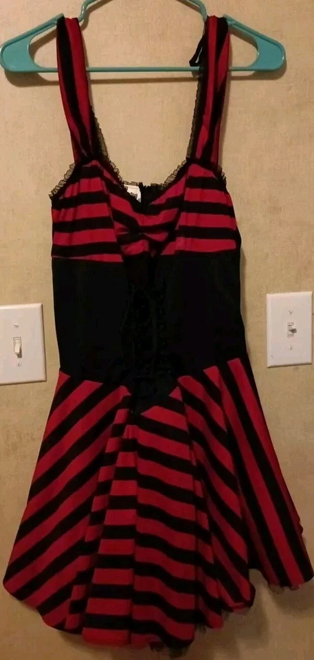 Rojo y Negro Disfraz de Halloween Adolescente Disfraz con Cordones Vestido Pirata 11-13 Foto 1 de 4