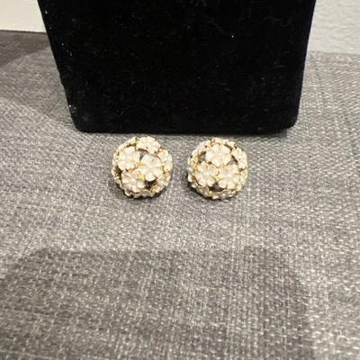 Pendiente con flores Macy’s para mujer Foto 1 de 4