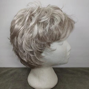 Unbranded (Raquel Welch?) Wig Classic Cap Short Layered Bangs Gray Silver - Picture 1 of 7