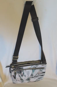 TUMI Nylon Crossbody mit verstellbarem Riemen & mehreren Taschen Crystaline - Bild 1 von 22
