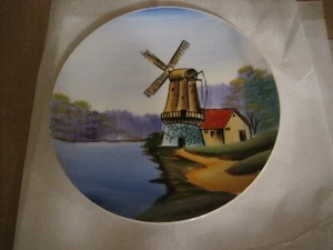 HAND PAINTED PORCELAIN / CERAMIC 7 1/4" PLATE WINDMILL & LAKE - Picture 1 of 10