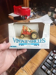 ERTL Vintage Vehicles 961 Ford Tractor Die Cast 1:43 Scale NEW IN BOX - Picture 1 of 8