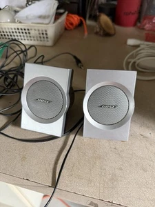 Bose Companion 3 Speakers Pair Shelf Satellite Soeakers RCA 8ft - Photo 1/3