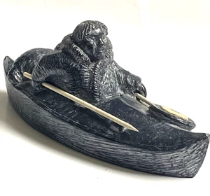 Vintage Canadian WE WOLF Handmade Inuit with Canoe Kayak Decor Figure - Bild 1 von 7