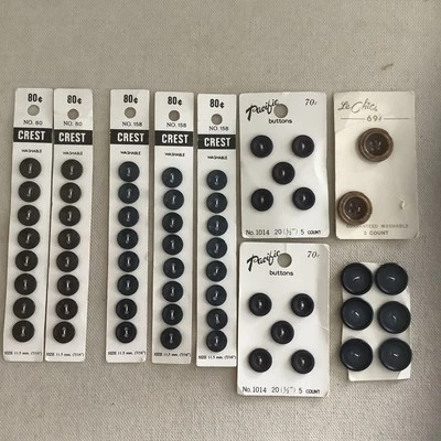 Lot Vintage Carded Pacific Button Co. Crest Washable Thailand & Japan Made - Image 1 of 4