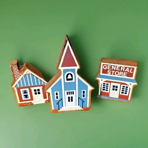 De colección Pequeño Pueblo EE. UU. Madera Pintada a Mano Tienda General Iglesia Casa 1800 Pueblo - Imagen 1 de 5