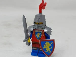 LEGO Castle Minifigure Lion Knight #68 New - Picture 1 of 1