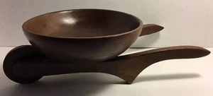 Hand Made Wooden Wheel Barrel Bowl. - Imagen 1 de 6