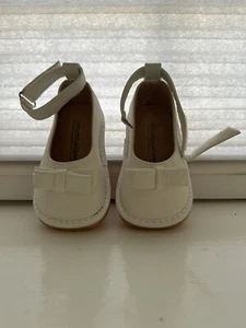 Squeaky Toddler Mary Jane Shoes With Bow - Picture 1 of 5
