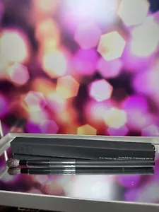 NARS Cosmetics ~ #42 Blending Eyeshadow Makeup Brush ~ BNIB - Picture 1 of 2