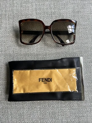 Gafas de sol Fendi Roma con montura para mujer Foto 1 de 4