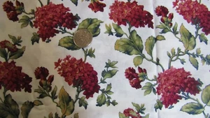 SUMMERY Vintage DARK PINK HYDRANGEA FLOWERS On WHITE 2000's COTTON Fabric - 2 yd - Picture 1 of 2