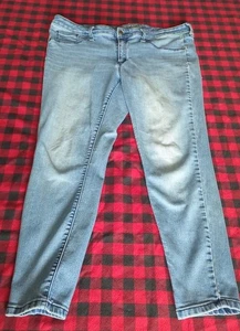 Universal Thread Jeans Skinny Women's Size 14/32S / Mid Rise Light Wash Stretch - Picture 1 of 10