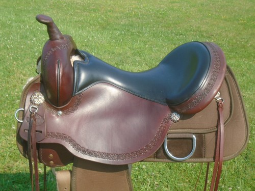 17" CIRCLE Y Magnolia High Horse Trail Saddle~LIGHTWEIGHT 23#~Lightly Used~COMFY