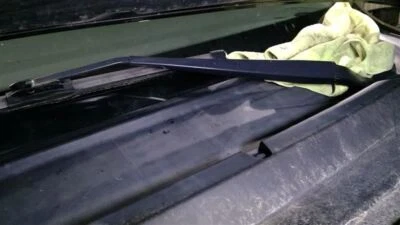 Brazo limpiaparabrisas izquierdo Nissan NV3500 2014 431269 Foto 1 de 4