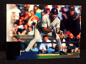 Juan Encarnacion 2001 Upper Deck Error No Name on Front / Logo Missing Foil - Picture 1 of 2